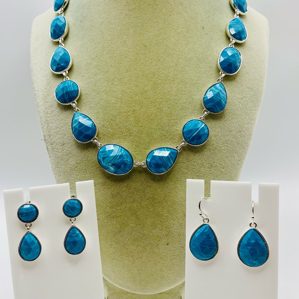Elegant Turquoise Blue Faceted Acrylic Bead Necklace and 2 Different Earring Set
